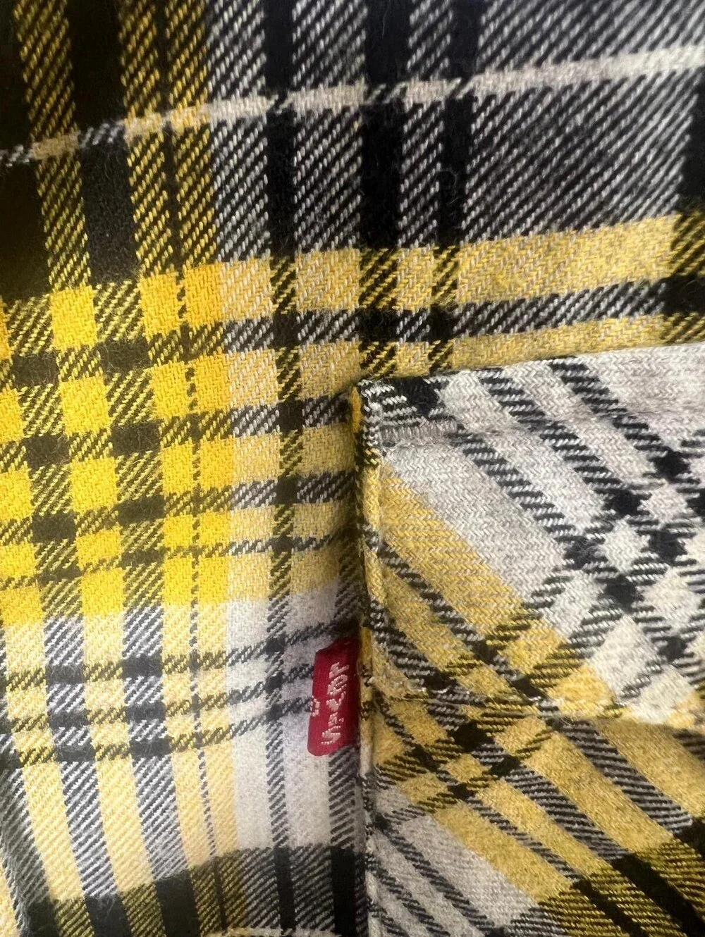 Levis levi button